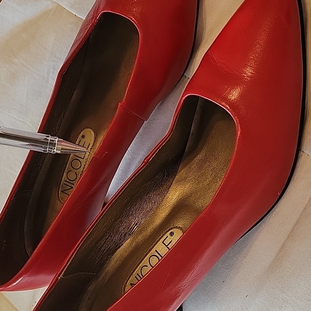 Nicole vintage Womens Red leather classic 2 inch heels Pumps Size 7M - Picture 5 of 16